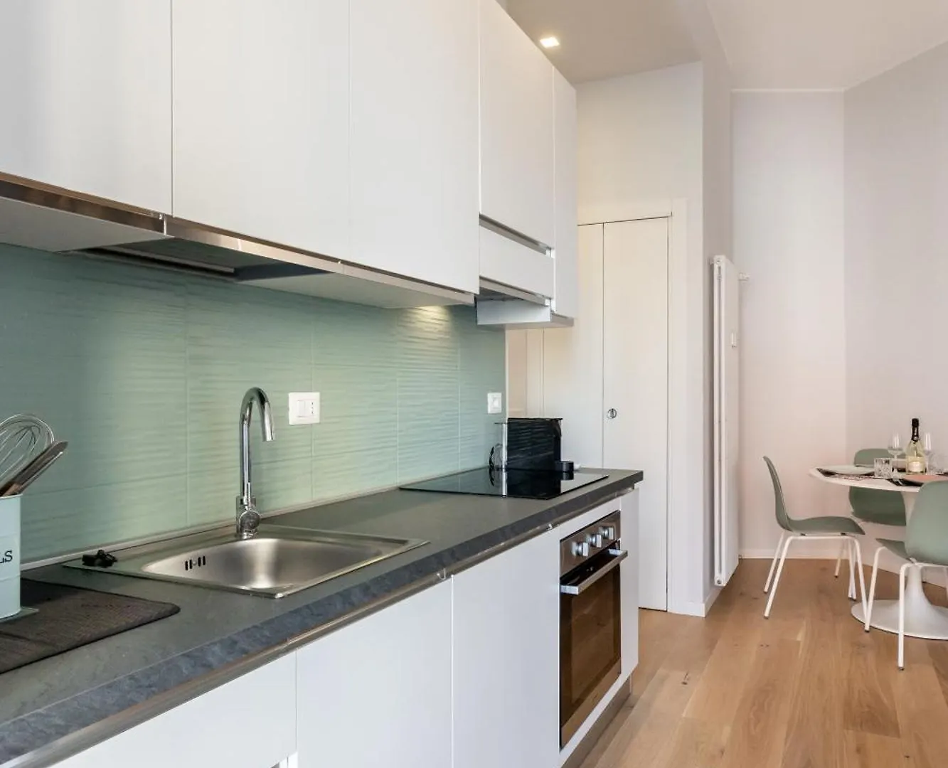 Centrale-Duomo 10Min - Cozy Apapartment - Wifi Netflix Milan 0*,  Italie